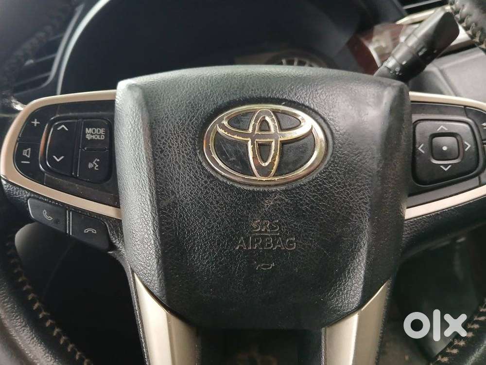 Toyota Innova Crysta 2.4 V, 2016, Diesel