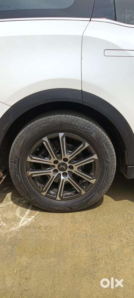 Mahindra Xuv700 Ax7l 6 Str At, 2023, Diesel