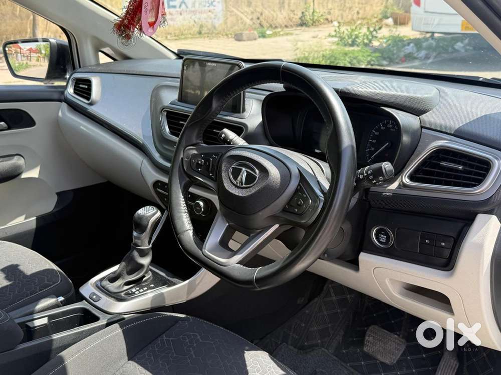 Tata Altroz Xza Plus (s), 2023, Petrol
