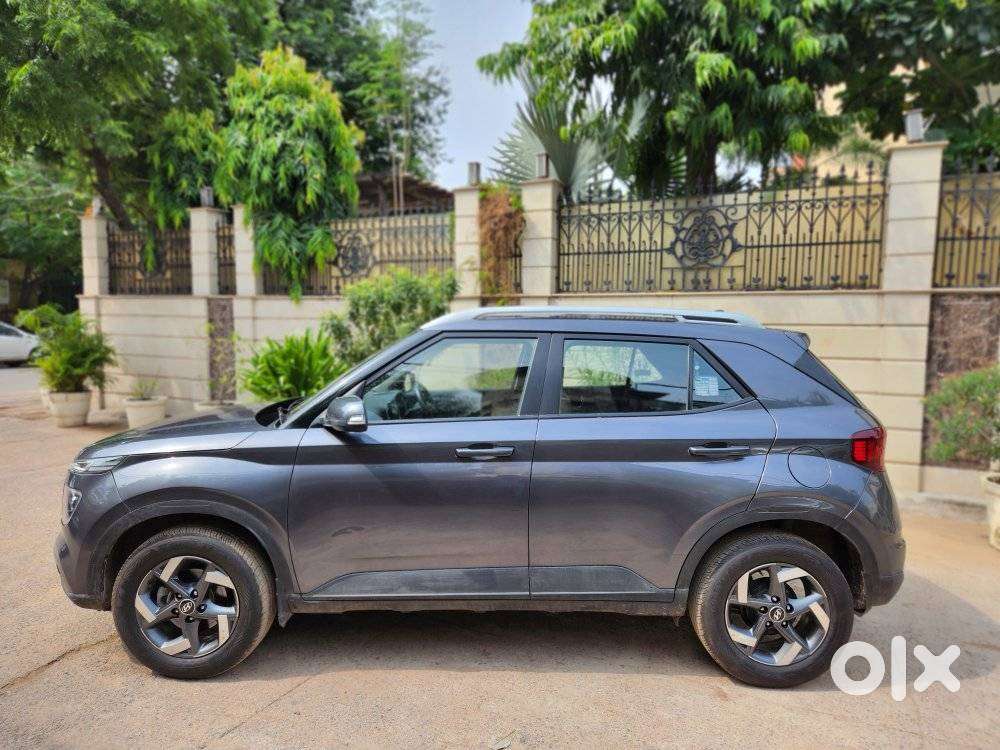 Hyundai Venue Sx (o) Mt 1.5 Diesel, 2021, Diesel