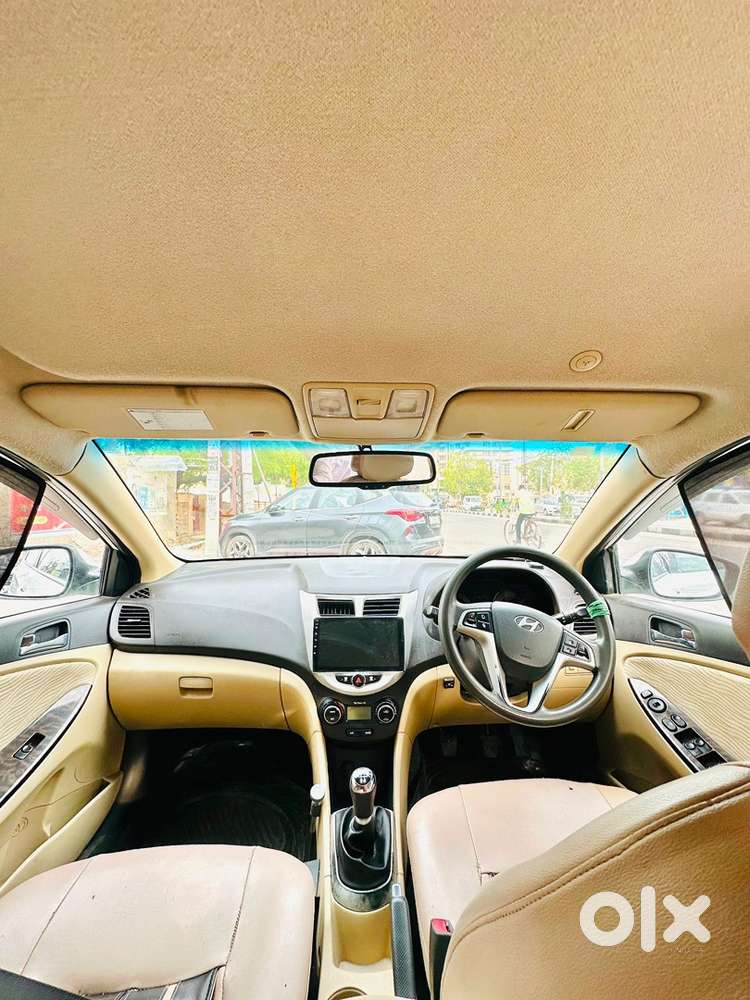 Hyundai Verna 2012