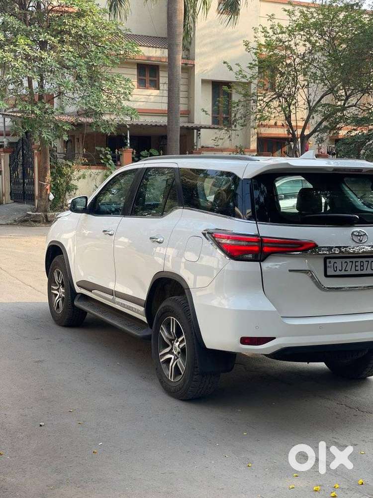 Toyota Fortuner [2021-ongoing] 2.8 2wd Diesel At, 2023, Diesel