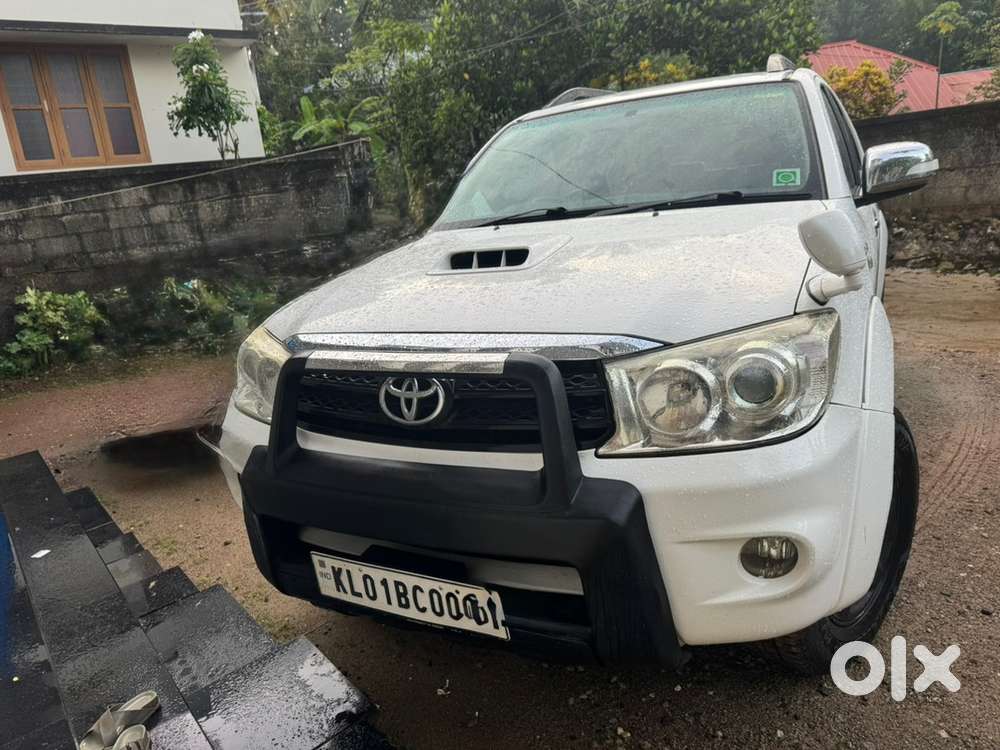 Toyota Fortuner 2011