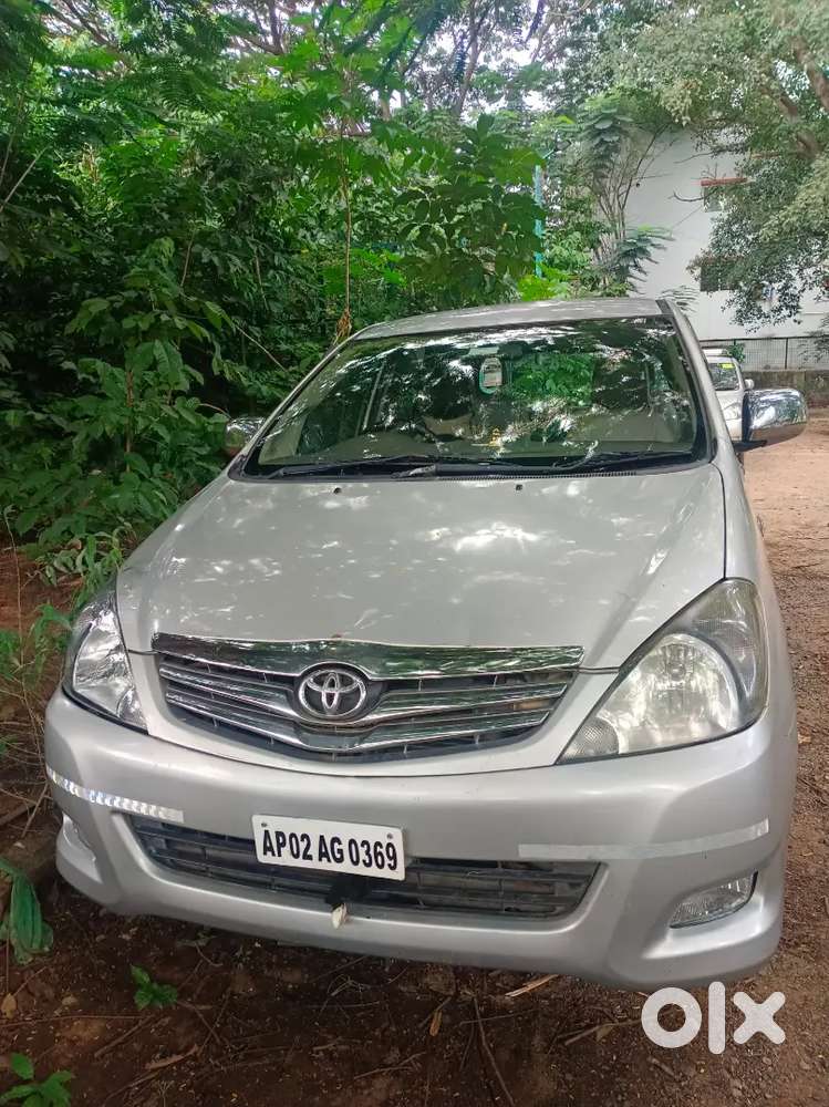 Toyota Innova 2010