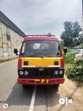 Olx best sale mahindra van