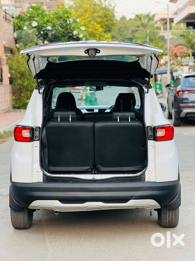 Renault Triber Rxz, 2022, Petrol