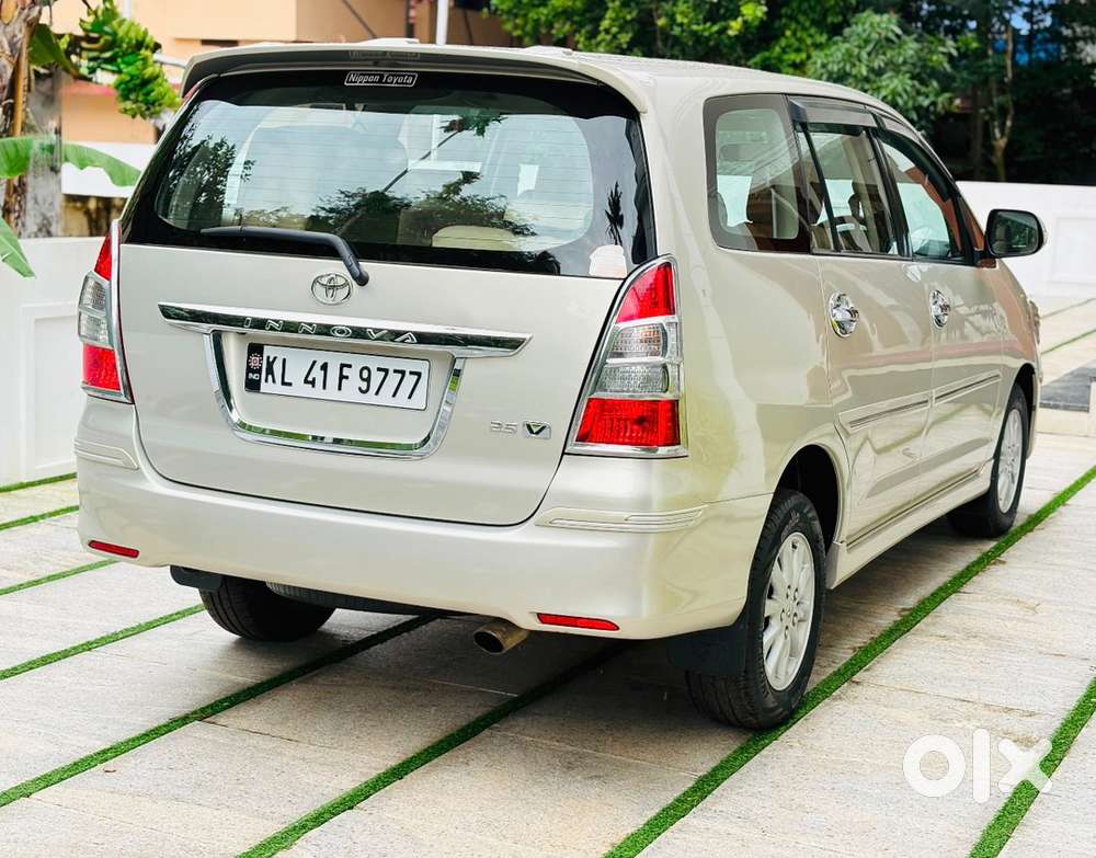 Toyota Innova Diesel 2012