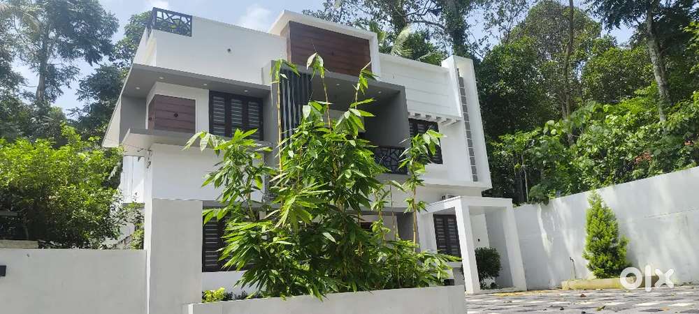 2300 sqft house 10 cent property 4 car parking area just 8 month old