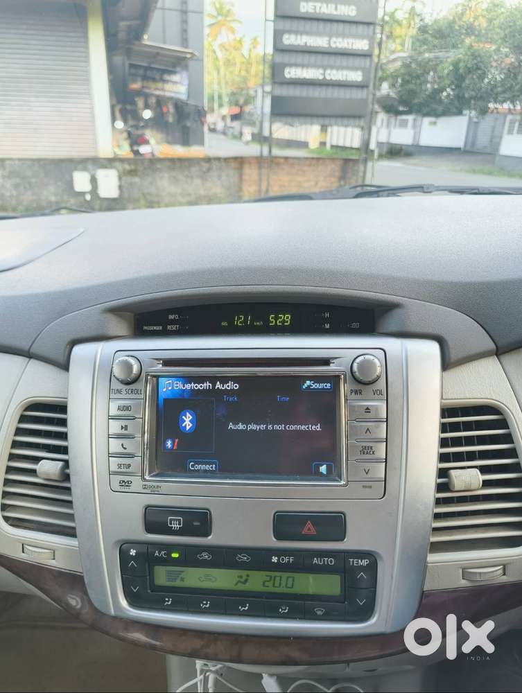 Toyota Innova 2.5 V 2014
