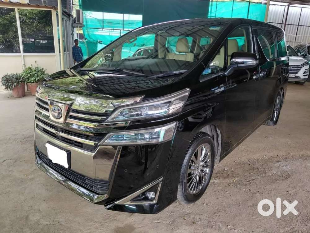 Toyota Vellfire 2.5 Hybrid, 2022, Petrol