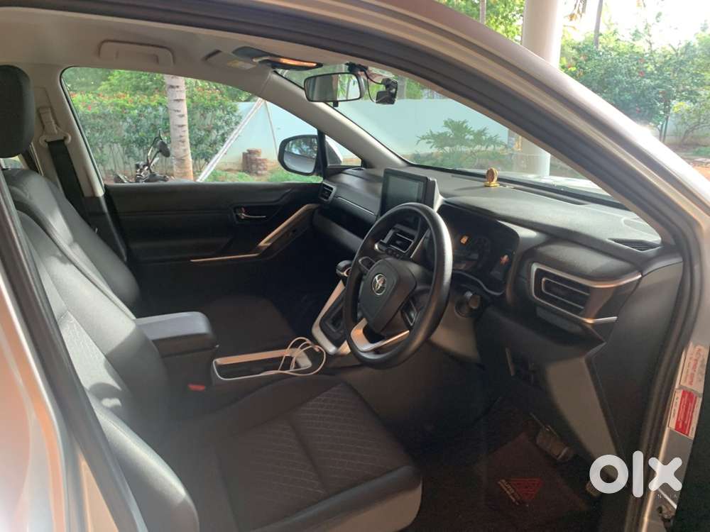 Toyota Innova Hycross 2024 Suv