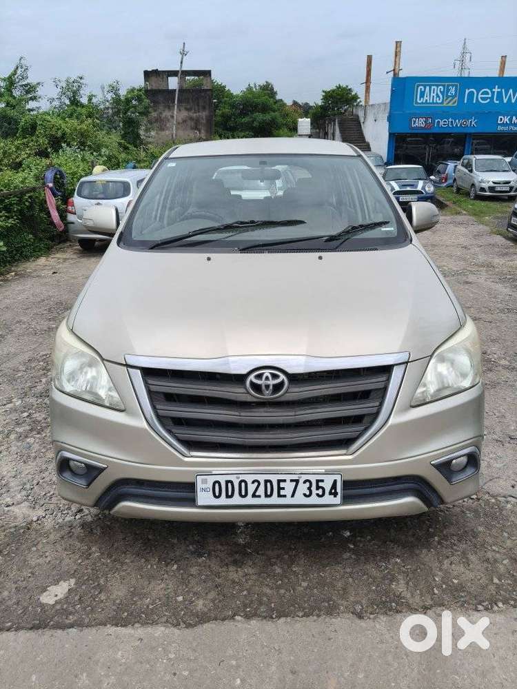 Toyota Innova 2.5 Vx (diesel) 8 Seater Bs Iv, 2014, Diesel