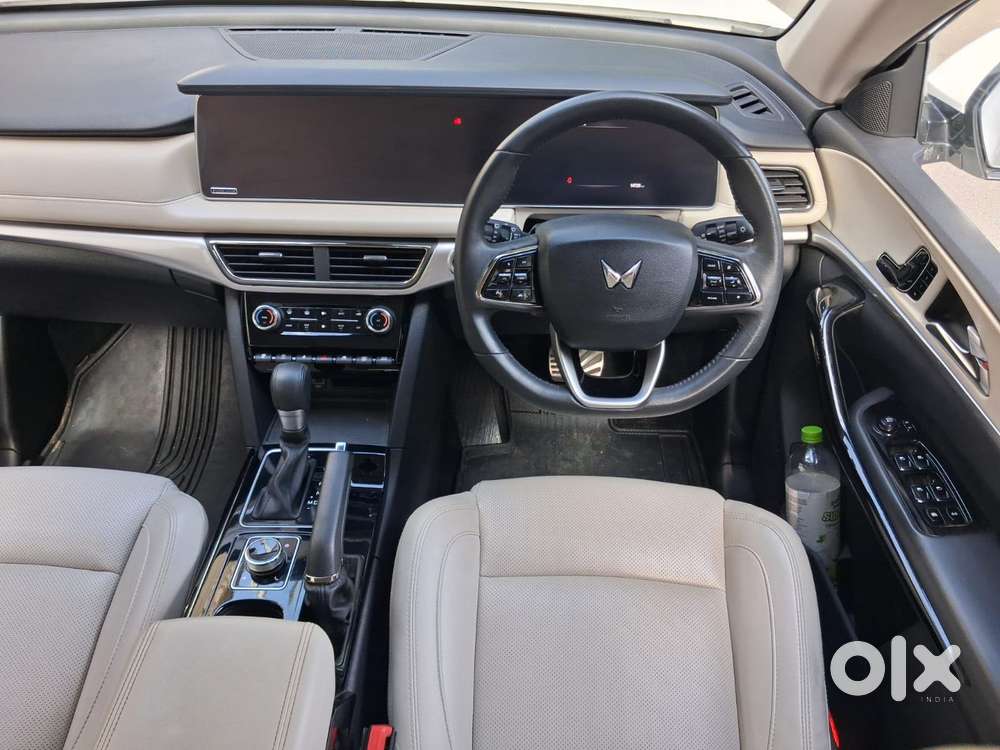 Mahindra Xuv700 2.2 Ax 7 Diesel At Str Awd, 2025, Diesel