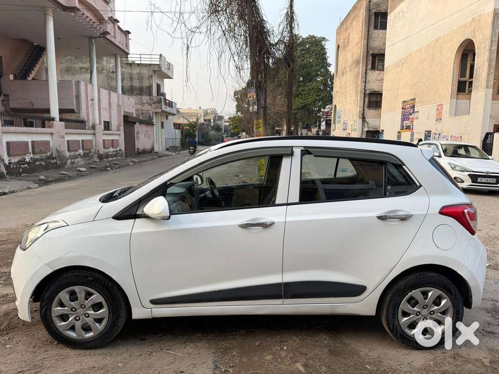 Hyundai Grand I10 2016 Petrol Sportz Manufacture 2015 Nov