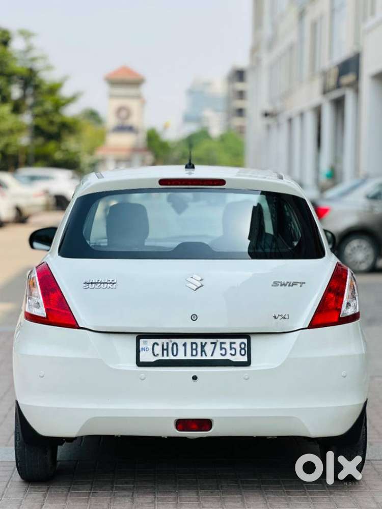 Maruti Suzuki Swift 1.2 Vxi (o), 2017, Petrol