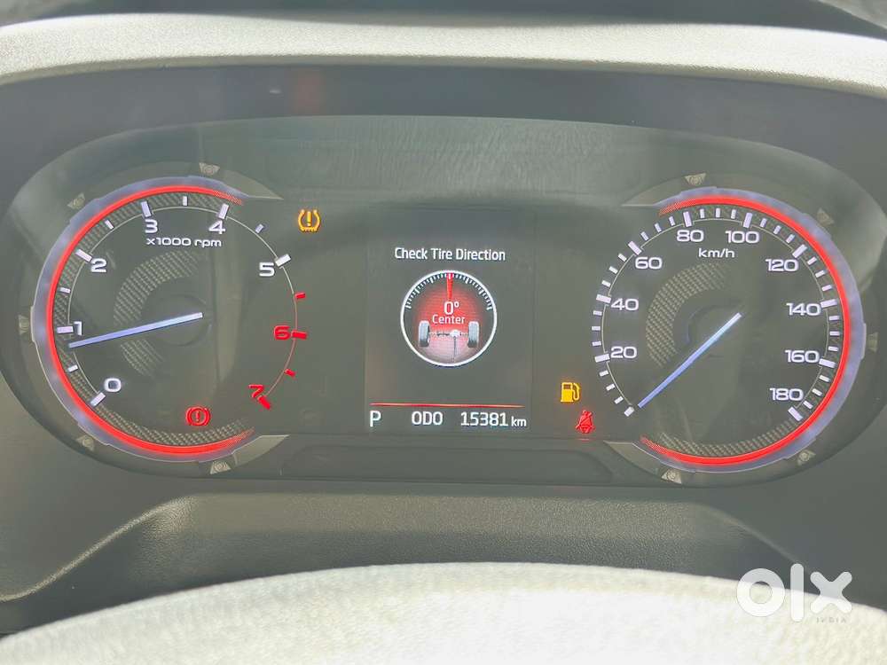 Mahindra Thar Roxx Mx5 Rwd At, 2025, Petrol