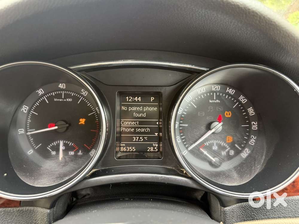 Skoda Superb Elegance 1.8 Tsi At, 2013, Petrol