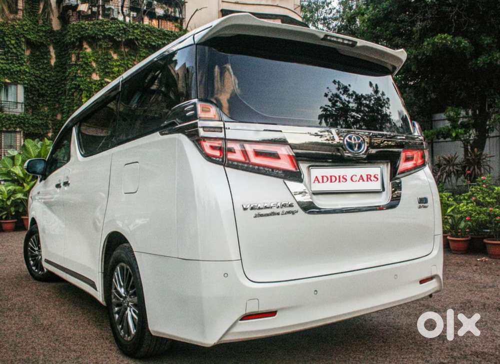 Toyota Vellfire 2.5 Executive Lounge, 2023, Petrol