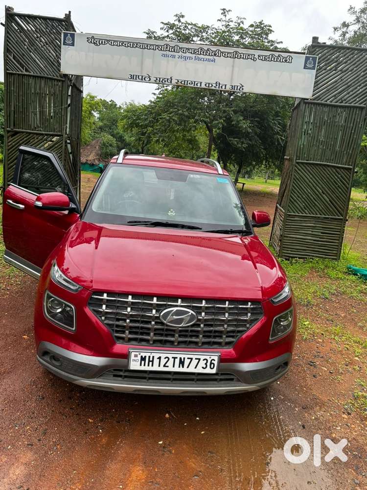 Hyundai Venue 2021 Petrol 35000 Km Driven