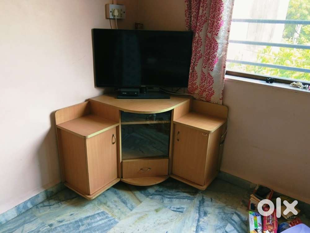 TV Corner Table for Sale &ndash; Good Condition