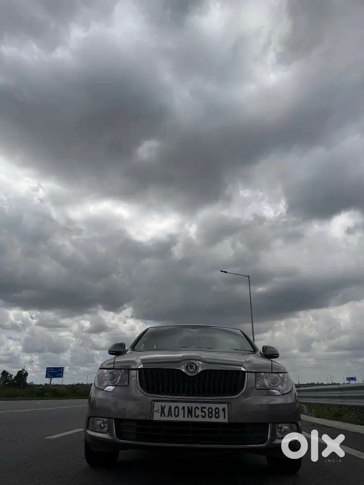Skoda Superb 2011 Petrol 80452 Km Driven