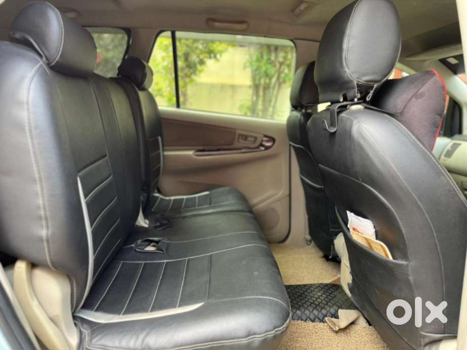 Toyota Innova 2.5 G (diesel) 8 Seater, 2011, Diesel