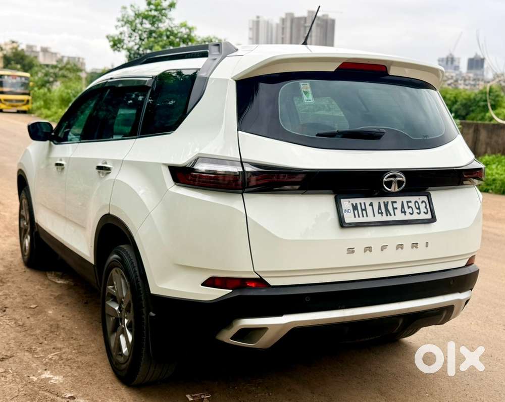 Showroom Condition Scratchless Mint Condition Tata Safari Diesel 2022