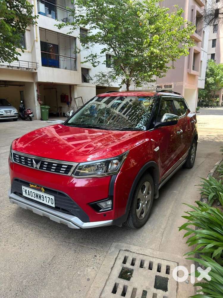 Mahindra Xuv 300 2022 Petrol Amt - 35600 Km Driven