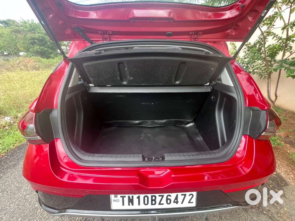 Hyundai I20 Sportz (o) Ivt | Feb 2025 | Sunroof | 1st Owner
