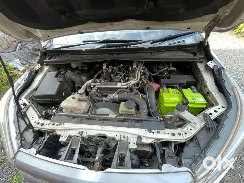 Innova Crysta 2.4 V 7 Seater