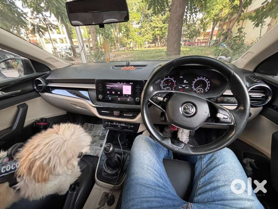 Skoda Slavia 1.0 Ambition Tsi, 2023, Petrol
