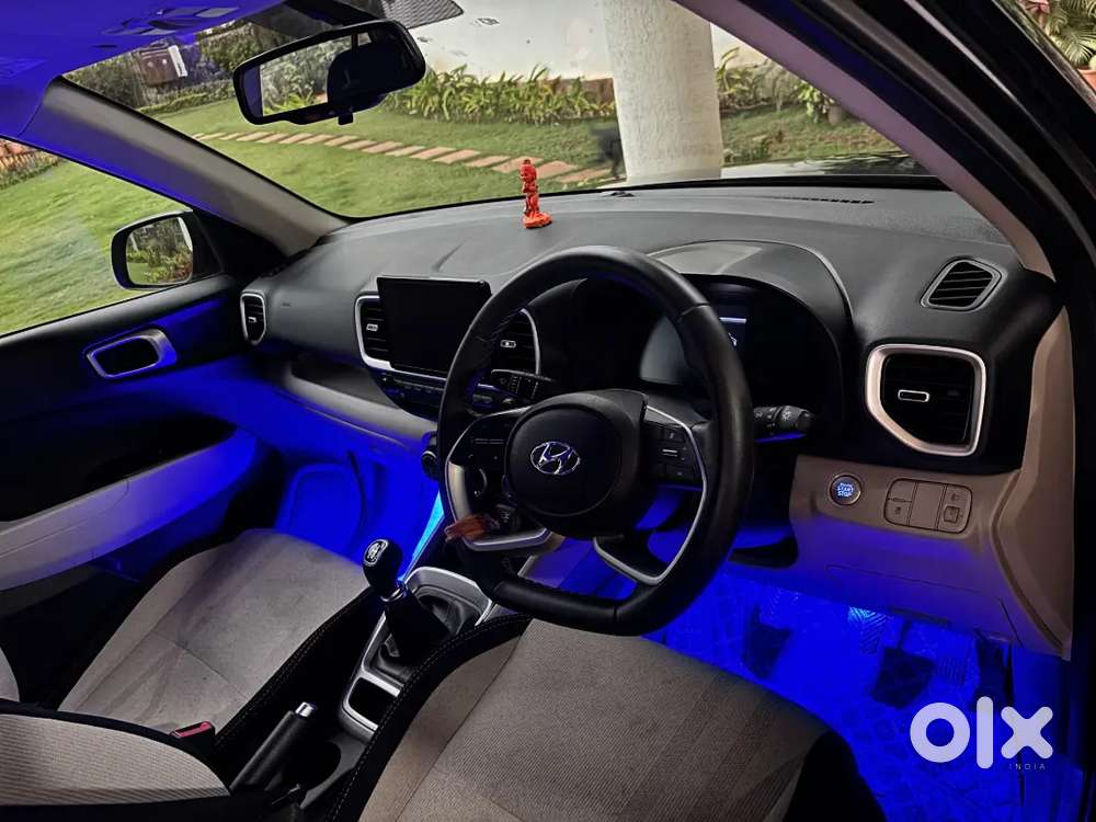 Hyundai Venue 2022 Petrol 32000 Km Driven
