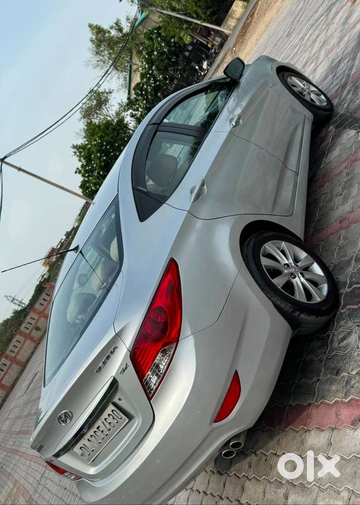 Hyundai Verna Fluidic Sx 1.6 Vtvt Petrol Car