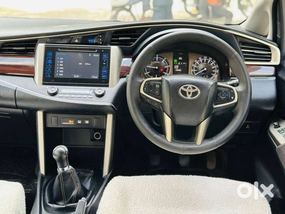 Toyota Innova Crysta 2.4 V 7 Str, 2016, Diesel