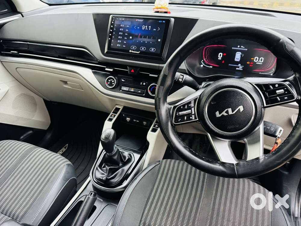 Kia Carens 1.4 Prestige 7 Str, 2023, Petrol