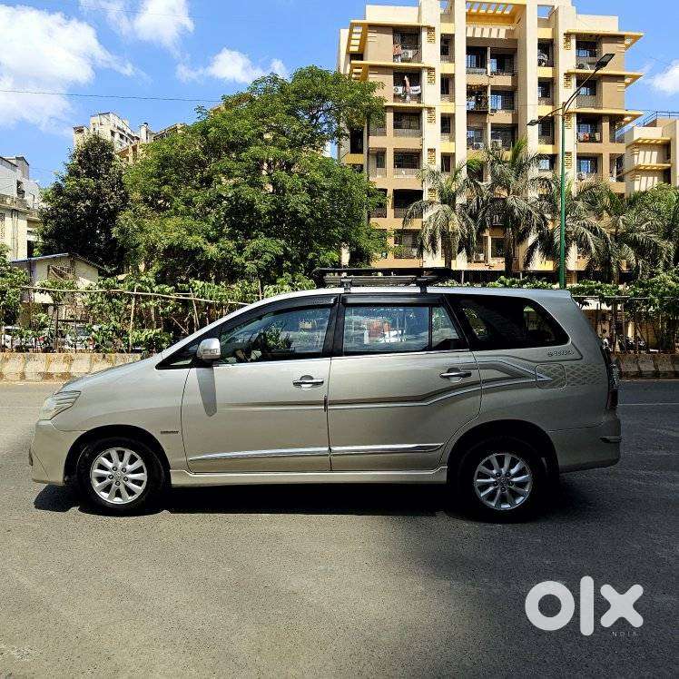 Toyota Innova 2004-2011 2.5 V Diesel 8-seater, 2014, Diesel