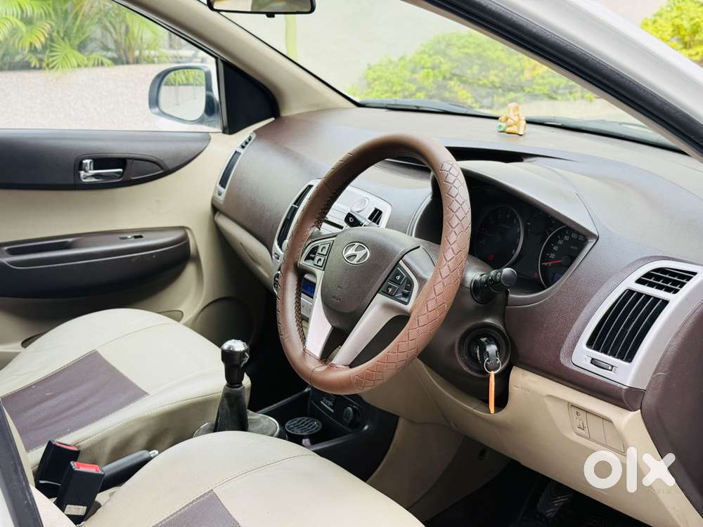 Hyundai I20 Sportz 1.2 Bs-iv, 2011, Petrol