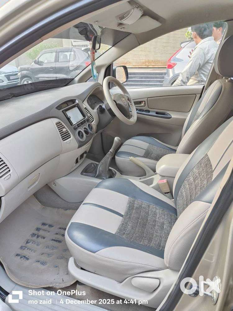 Toyota Innova 2.5 G (diesel) 8 Seater, 2011, Diesel