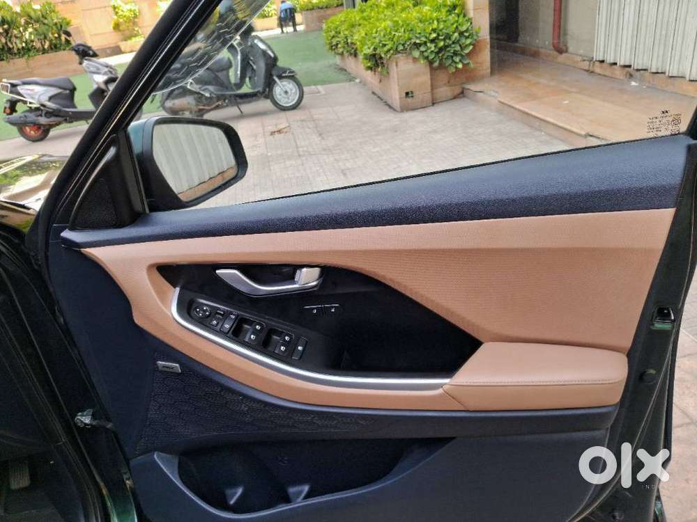 Hyundai Alcazar 1.5 Tdct Signature (o) 7s Petrol, 2025, Petrol