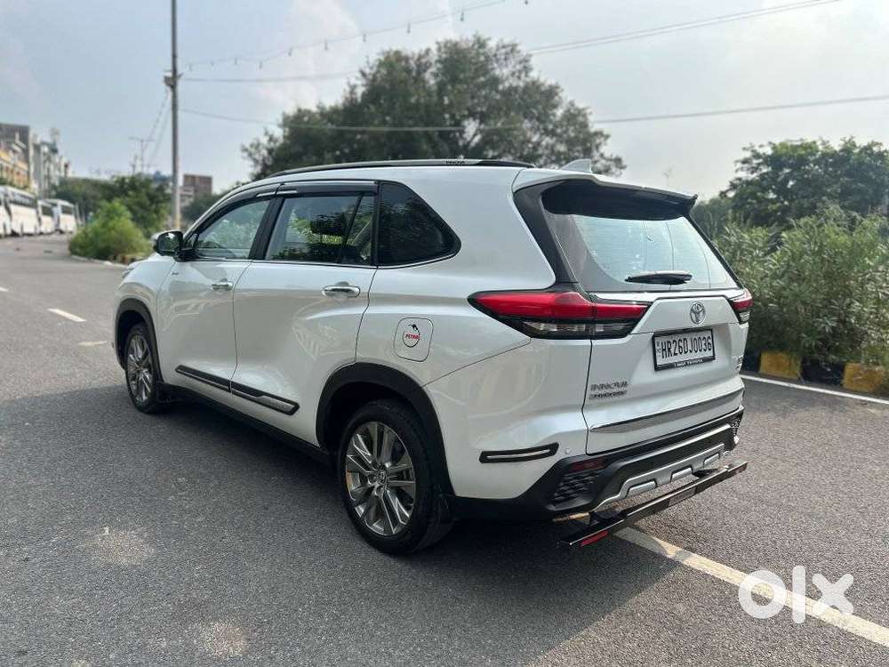 Toyota Innova Hycross 2.0 Zx Hybrid 7 Str, 2025, Petrol