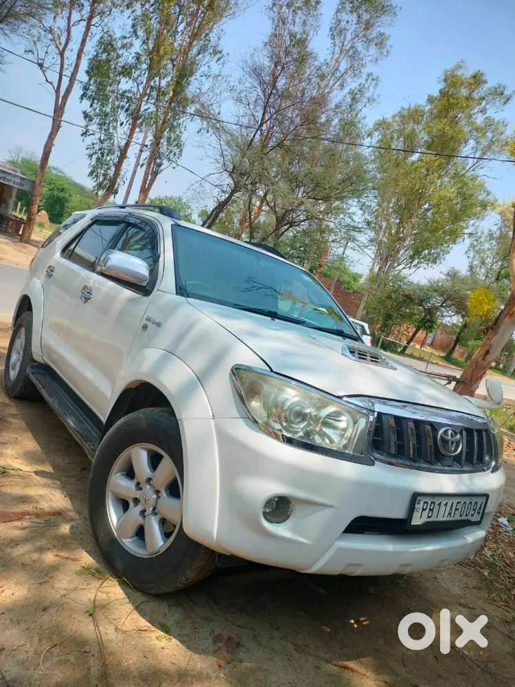 Toyota Fortuner 2010 Diesel 180000 Ksm Driven