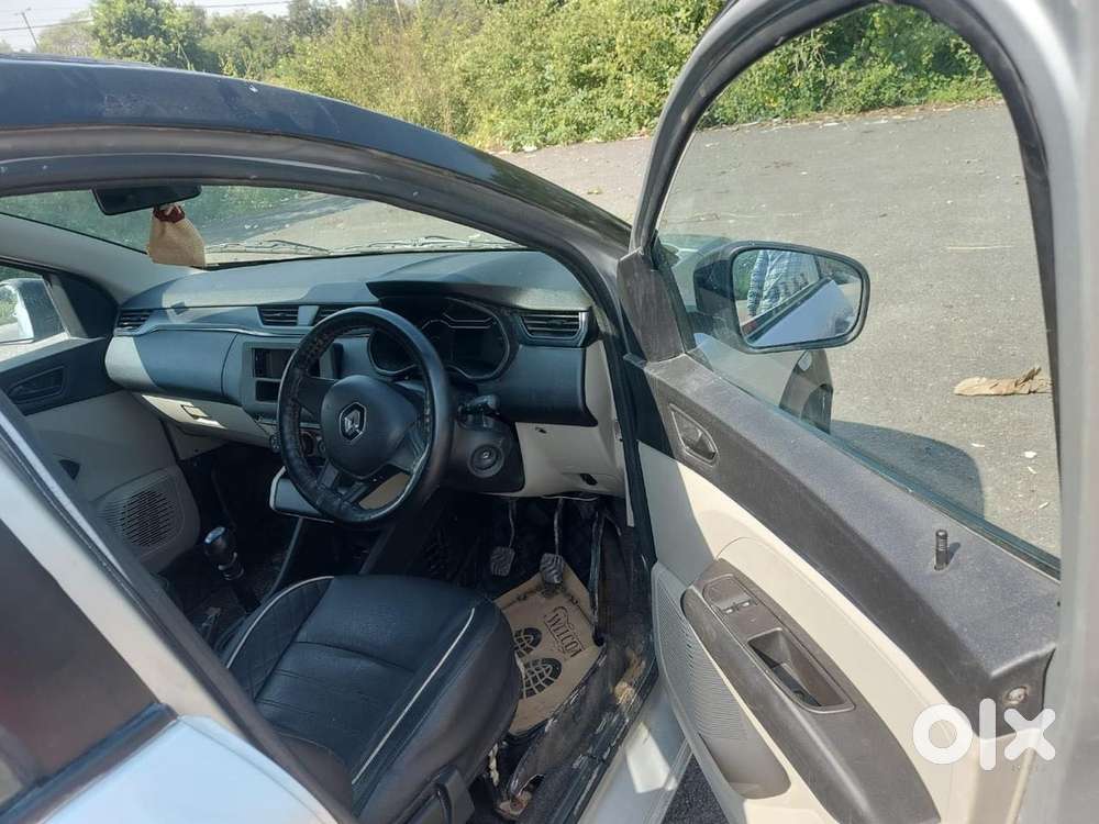 Renault Triber 1.0 Rxe, 2020, Petrol