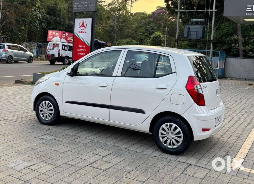 Hyundai I10 Sportz, 2016, Petrol