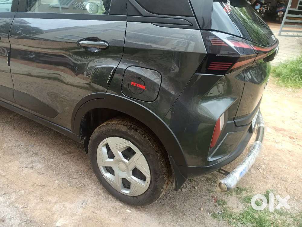 Tata Nexon 2025 Petrol 4000 Km Driven