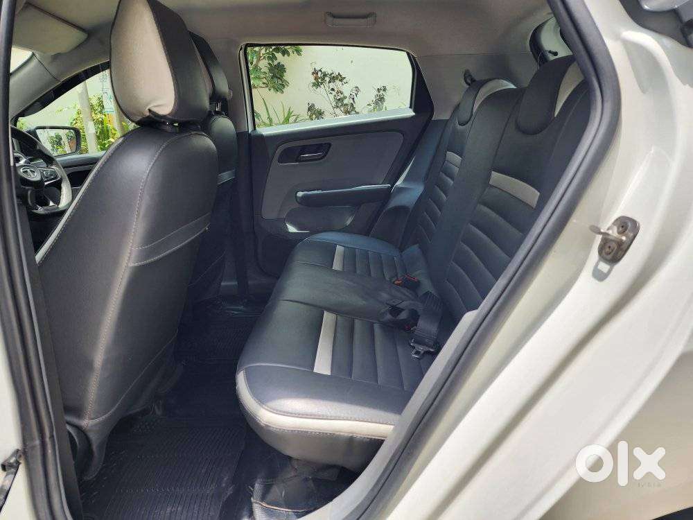 Tata Altroz 1.2 Xe Plus Petrol, 2022, Petrol