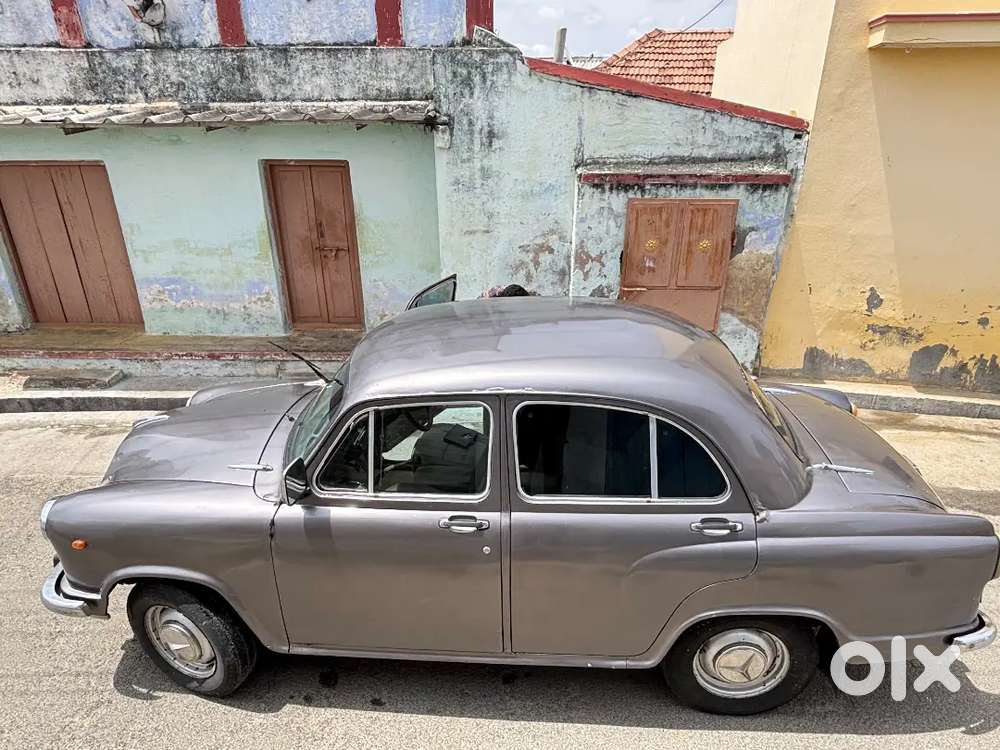 Ambassador Classic 1500 2001