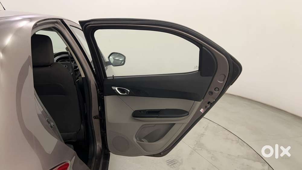 Tata Tiago 1.2 Revotron Xz Wo Alloy, 2017, Petrol