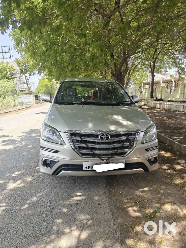 Toyota Innova 2015 Diesel 180000 Km Driven