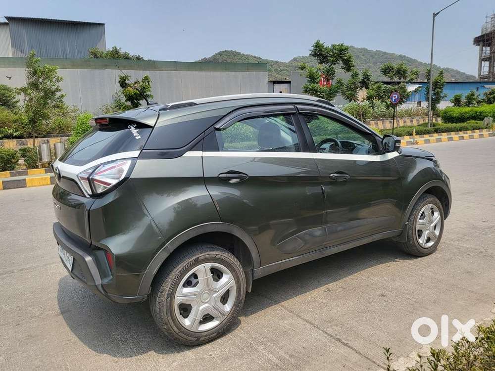 Tata Nexon 2023 Xm Sunroof  Petrol  12k Driven