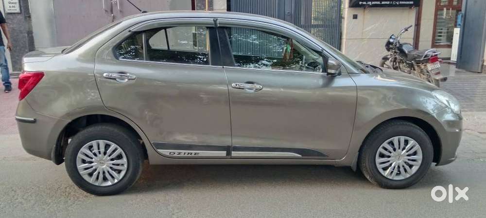 Maruti Suzuki Dzire 1.2 Vxi Amt, 2022, Cng & Hybrids